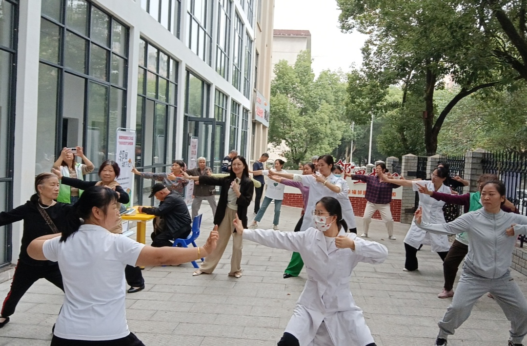 岐黃有術 健康有我——株洲市荷塘區(qū)宋家橋街道社區(qū)衛(wèi)生服務中心開展中醫(yī)文化進社區(qū)活動