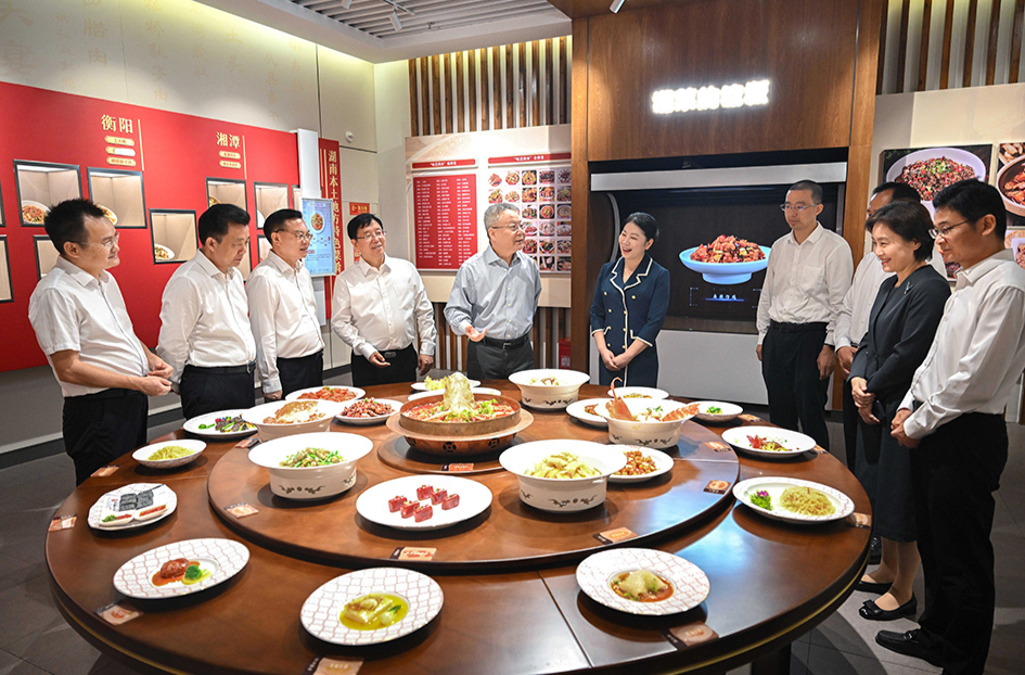沈曉明專題調(diào)研湘菜產(chǎn)業(yè)