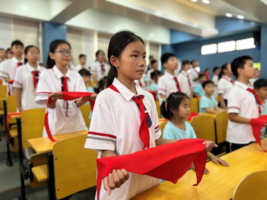 童心向黨傳薪火 耀娃爭做好隊(duì)員——華耀小學(xué)舉行新生入隊(duì)儀式