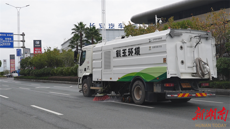 鹤城区：市场化推动城市环卫精细化管理