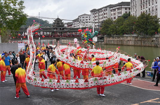 Dong People Celebrate 70th Anniversary of Tongdao Dong Autonomous County