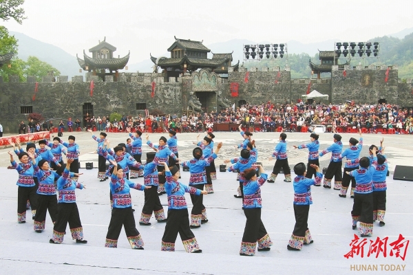 理论·智库丨高校民族舞蹈教育在铸牢中华民族共同体意识中大有可为