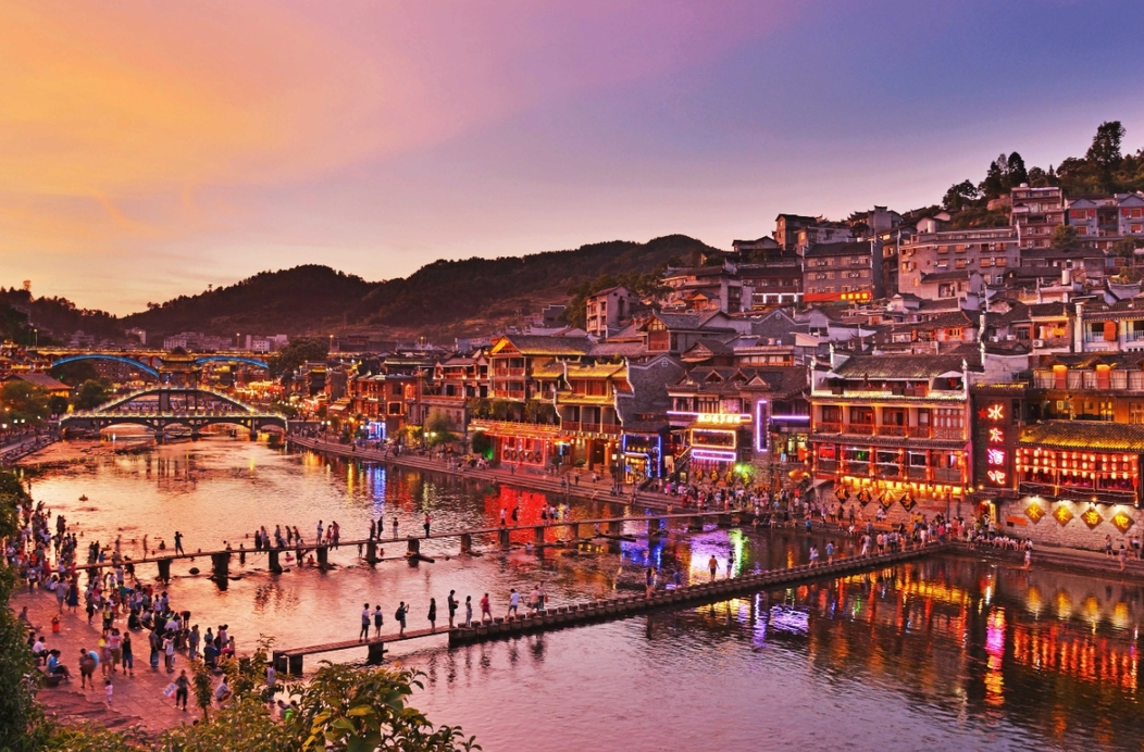 5A National Scenic Area Fenghuang Ancient Town Unveiled