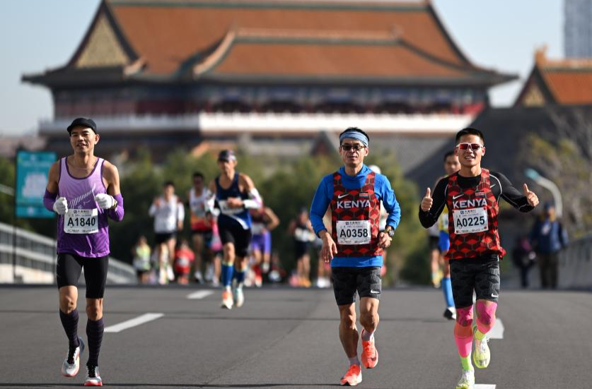 Marathon thrives in China, boosting economic growth