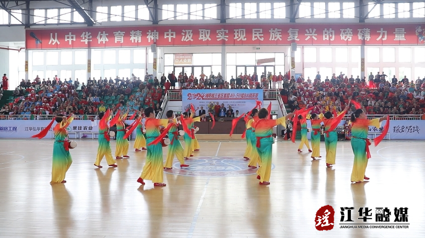 江华：广场舞展演 活力四射