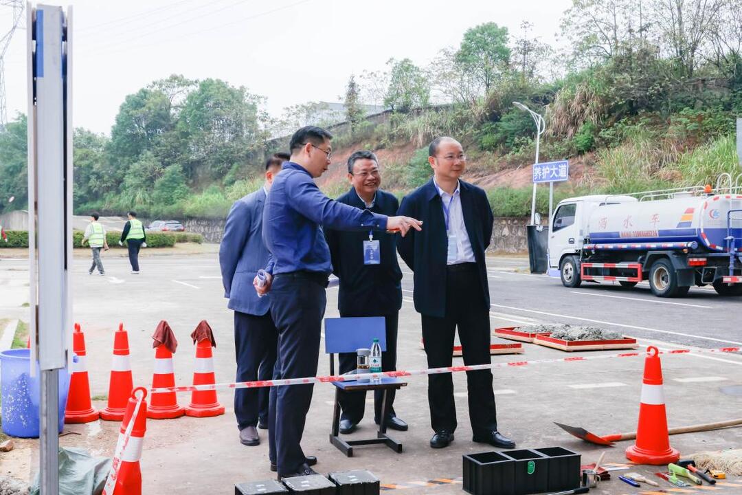 第十五屆全國交通運輸行業(yè)職業(yè)技能大賽公路養(yǎng)護工賽項湖南省選拔賽在湖南交通職院舉行