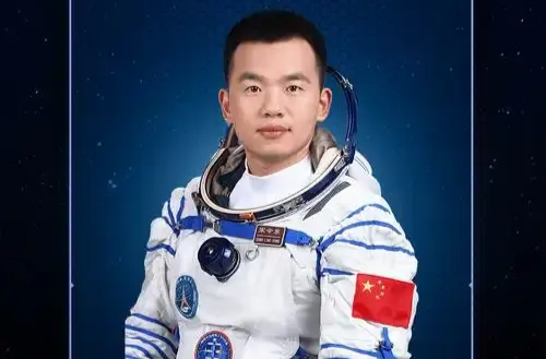 航天员宋令东将是我国首个飞天的“90后”男航天员
