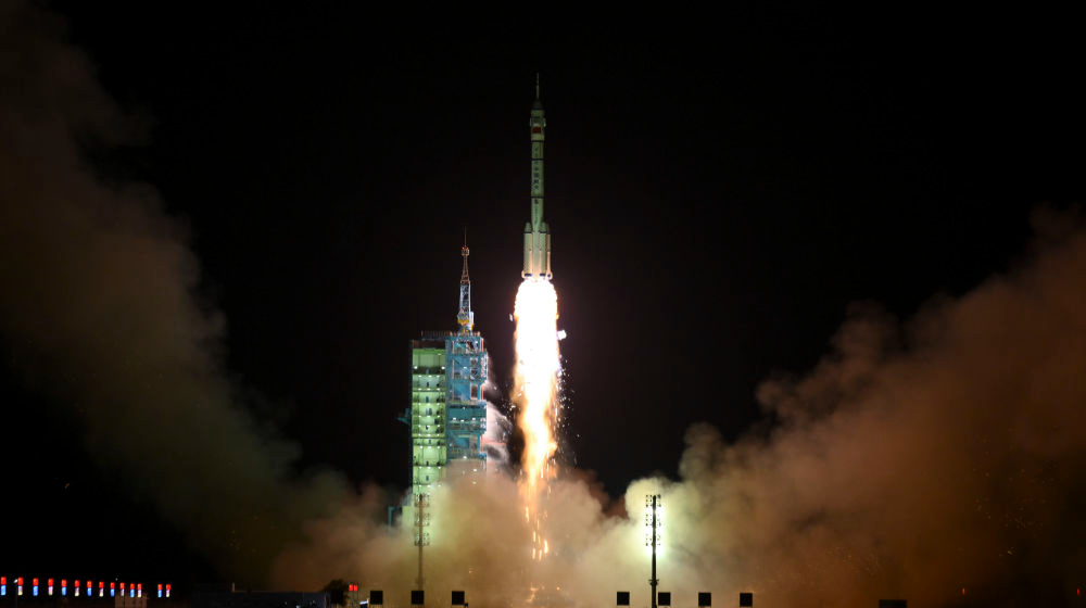 神舟十九号载人飞船发射取得圆满成功