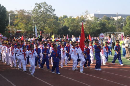 株洲市天元区栗雨小学：活力飞扬展风采，运动强体书韵浓