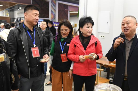 Overseas Chinese Media Representatives Visit CAETE Permanent Exhibition Hall