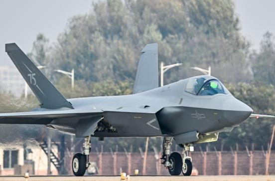 歼-35A露真容、运-20开舱展示！超多军事装备一次看过瘾