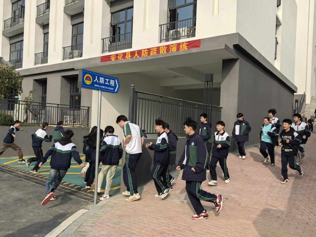 6.疏散演练现场1