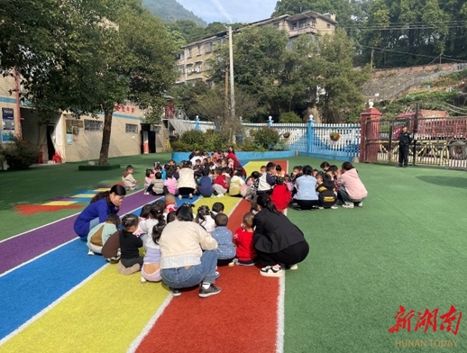 洪江區(qū)新世紀(jì)幼兒園消防安全應(yīng)急演練活動