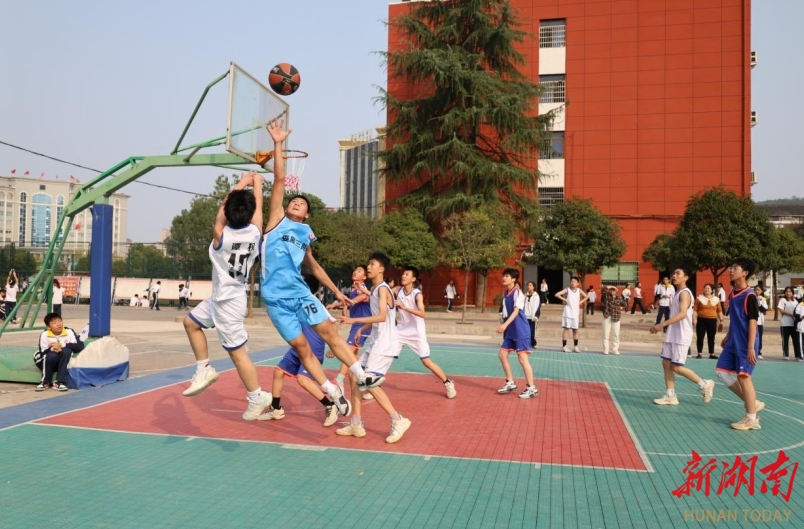 娄底第三中学附属实验学校举行艺术节