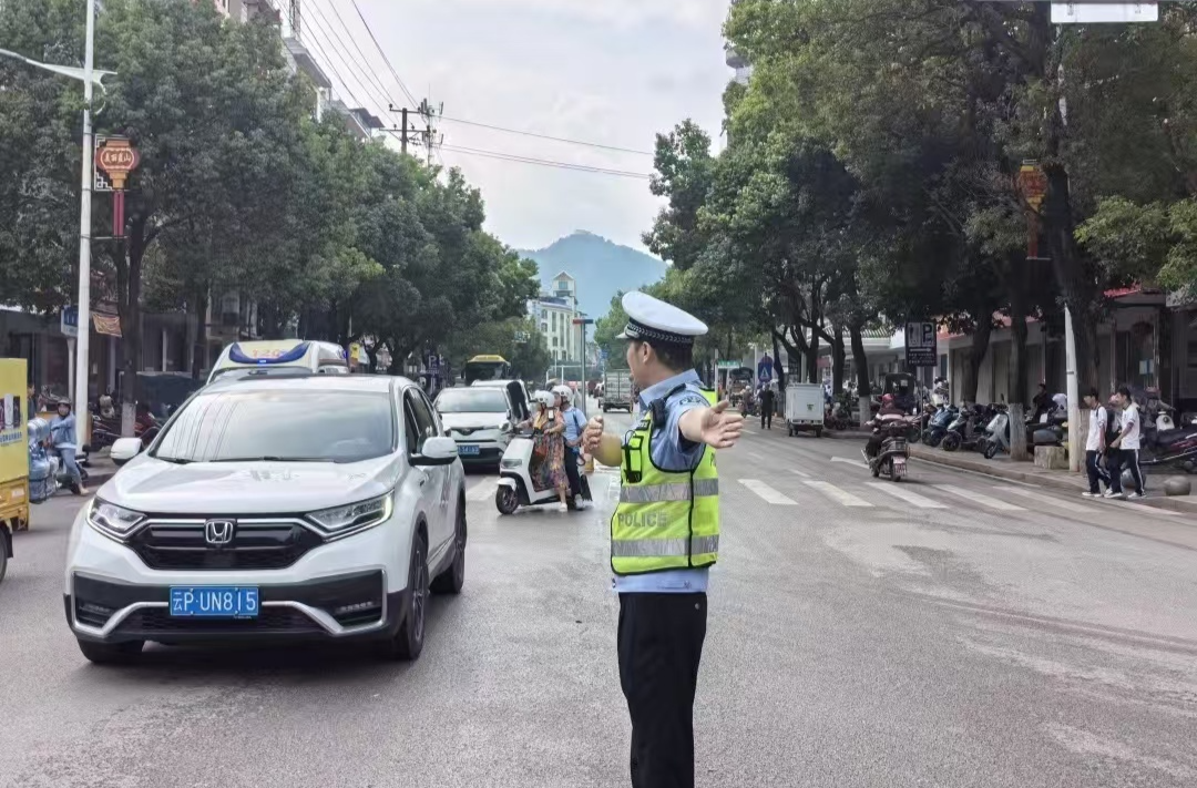 AI喊话、无人机“空中交管” 永州道路交通安全——“智慧”提升 事故下降