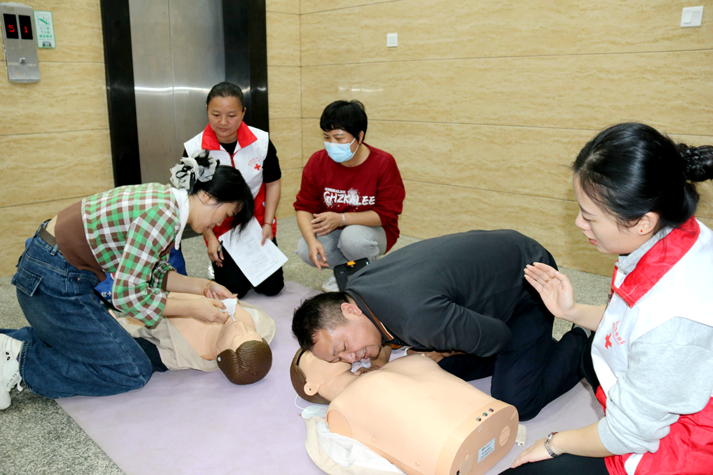 湖南邵东：应急救护培训进街道 织牢生命守护网