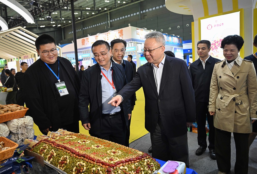 Secretary Shen Visits 25th Central China (Hunan) Agricultural Expo