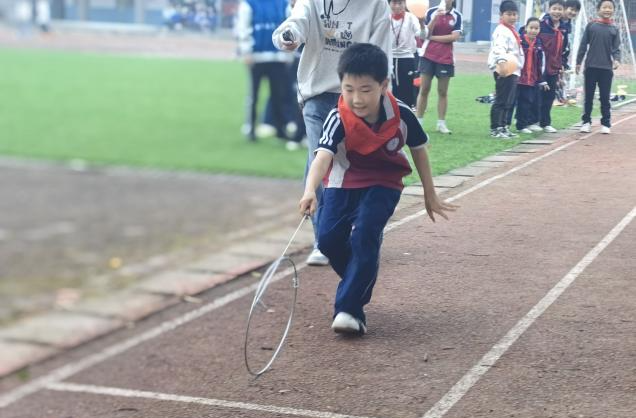 株洲市渌口区五中朱亭学校：燃情秋日，逐梦绿茵