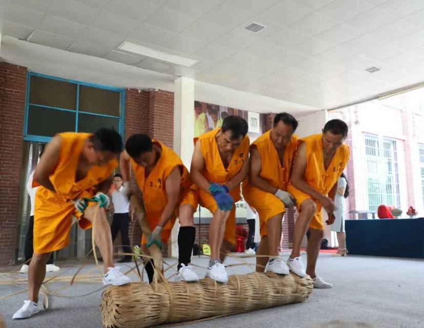 制茶奇觀話千兩——適逢白沙溪“黑茶年鑒”年份千兩茶上市