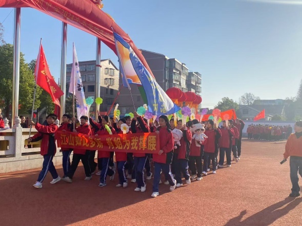 岳阳市君山区广兴洲中学:点燃运动激情 绽放青春色彩