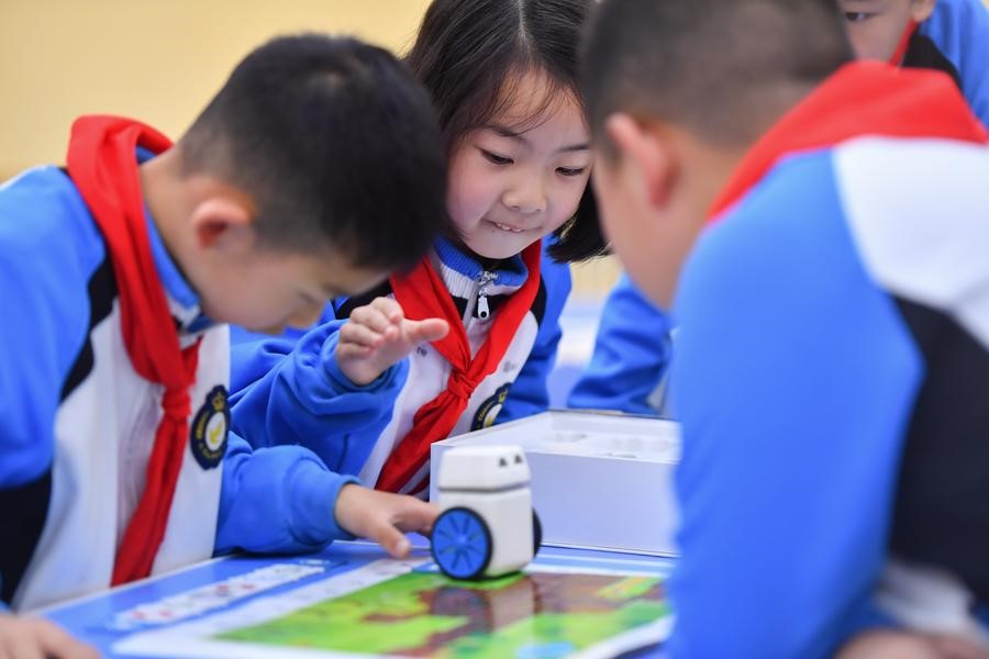 China to enhance AI education in primary, secondary schools