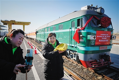 450吨老挝香蕉“搭乘”国际列车抵达北京