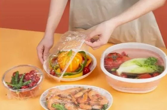 “一次性浴帽”来罩菜，这种保鲜膜靠谱吗？