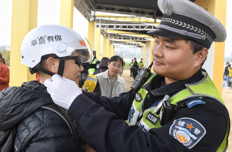 《道路交通安全行》系列宣傳公益活動(dòng)長(zhǎng)沙站啟動(dòng)