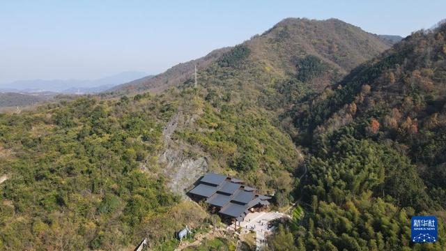 中国科学家在华龙洞遗址发现东亚地区向智人演化的最早古人类