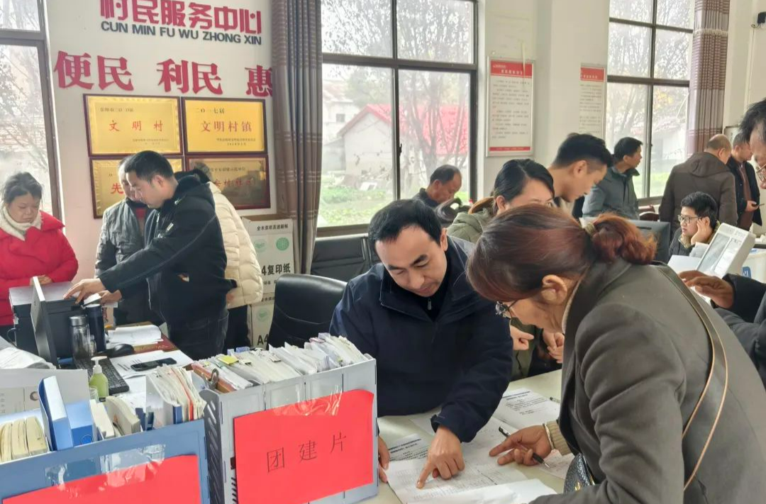 7680名轉(zhuǎn)移群眾情況如何？重訪團(tuán)洲垸