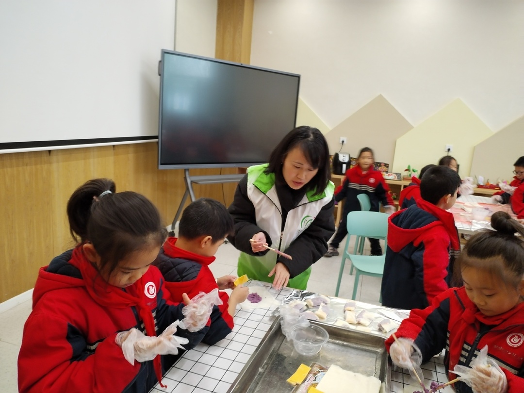 “湘当有爱·四季同行”株洲市南洲镇民政社工站进校开展食品安全教育