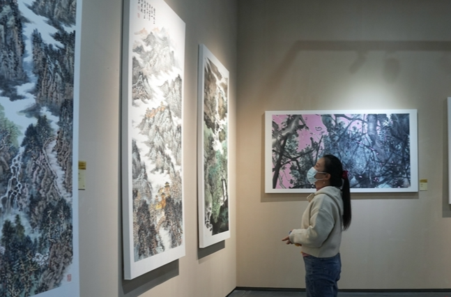 Painting and Calligraphy Exhibition on Hunan's Major Scenic Areas Opens