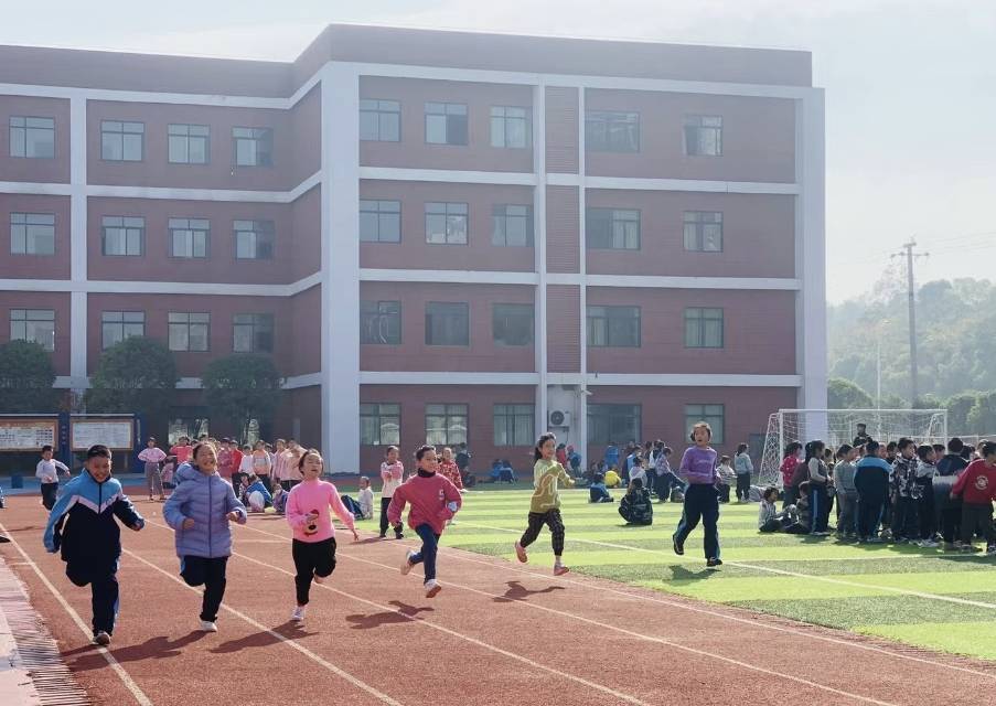 永州市冷水滩区才子小学： 阳光大课间 运动暖校园