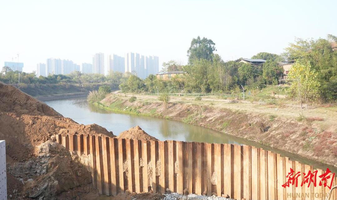 雁峰區(qū)：銅橋港閘門改擴(kuò)建項目建設(shè)正酣