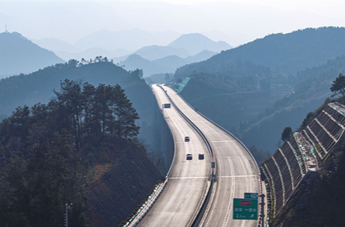 Yongzhou-Xinning Expressway Opens to Traffic