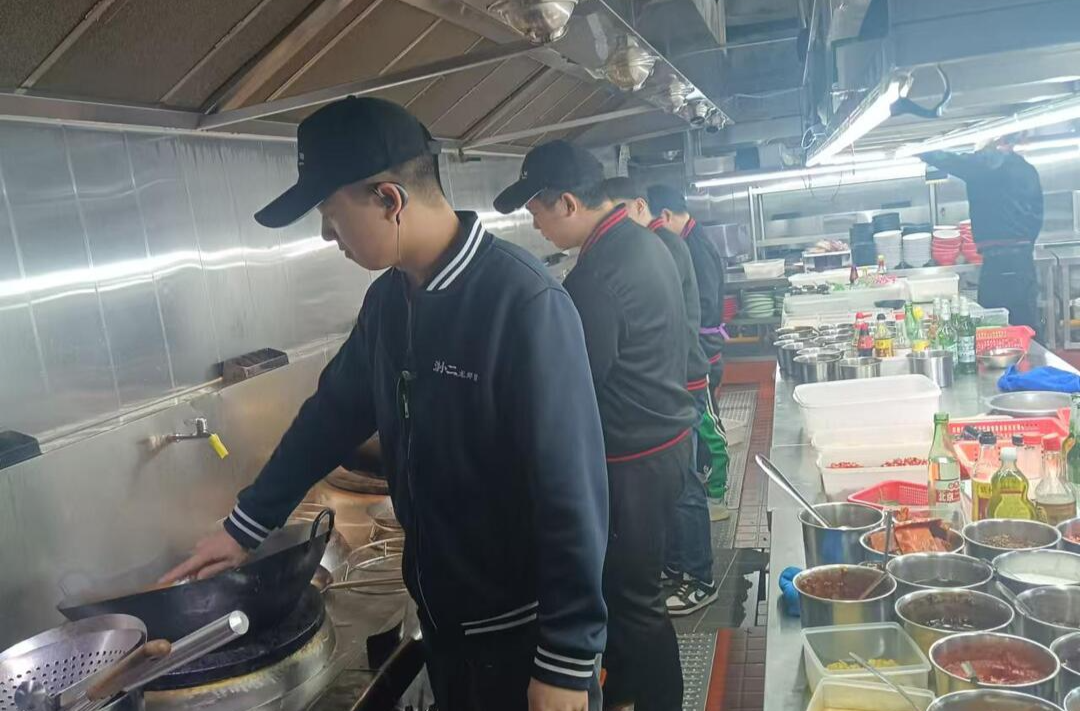 油烟味不是烟火气，长沙夜市整治油烟污染