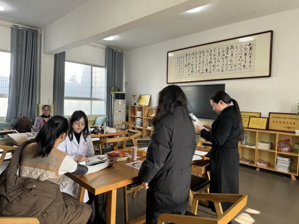 株洲市芦淞区龙泉小学举办“中医药文化知识科普”公益活动 助力教职工健康提升