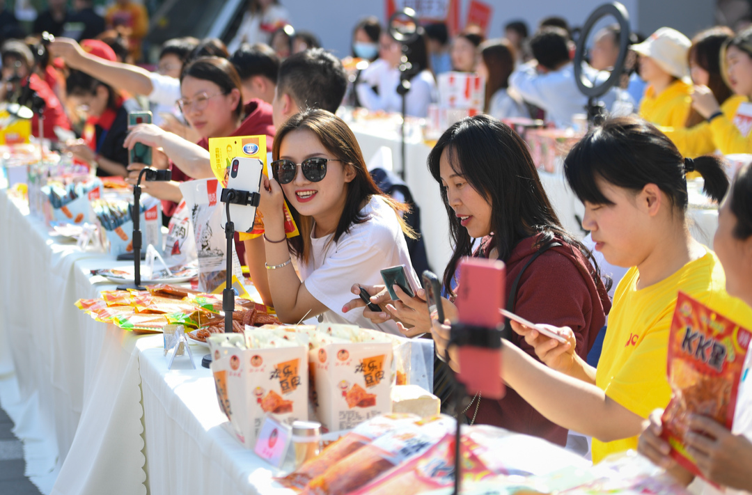 侃财邦丨中国零食“半壁江山”掌握在湖南人手里？