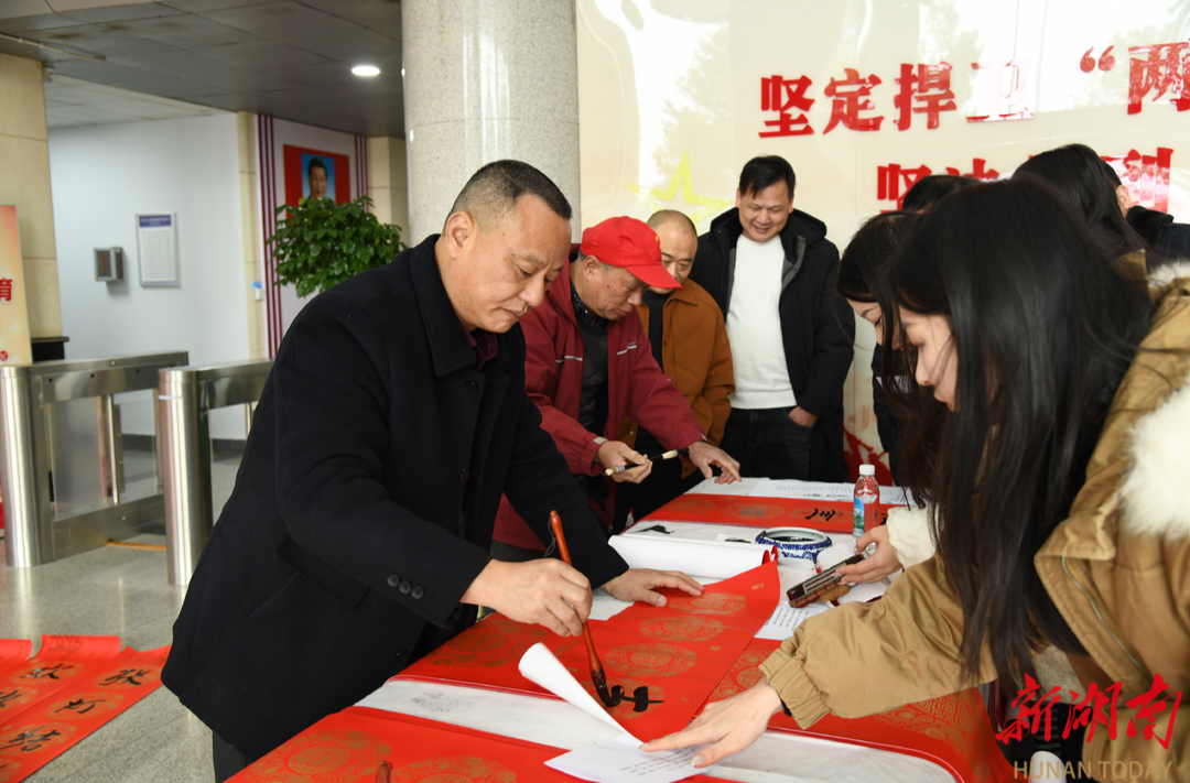 文化育檢 墨香潤院——檢察文化下基層