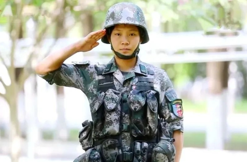 清华硕士郭婧，中尉！