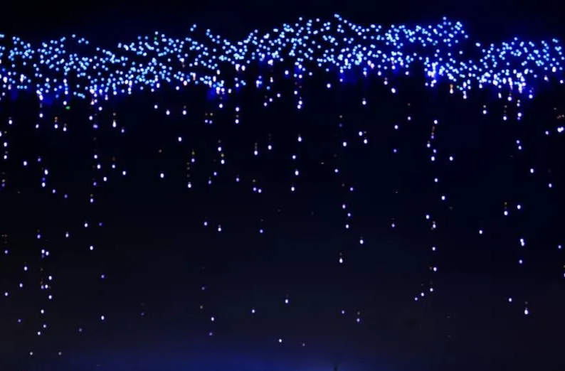 浏阳烟花没有天花板！“蓝色流星雨”冲上全国热榜