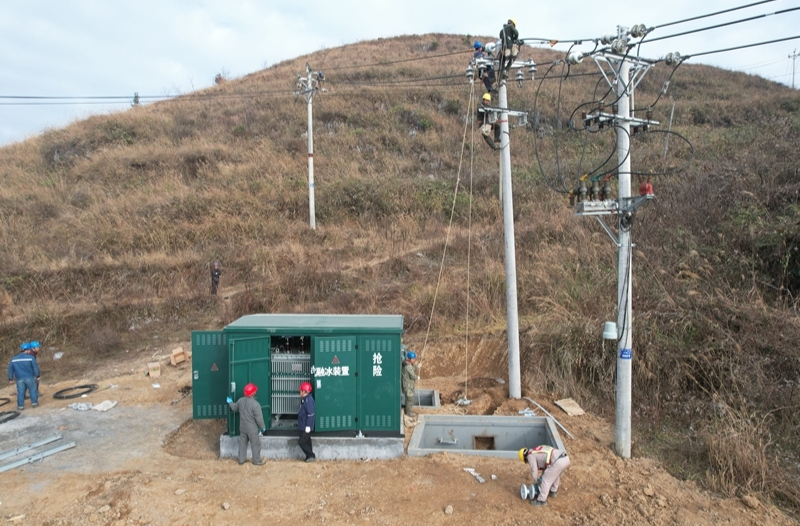 安裝融冰裝置保高山群眾用電