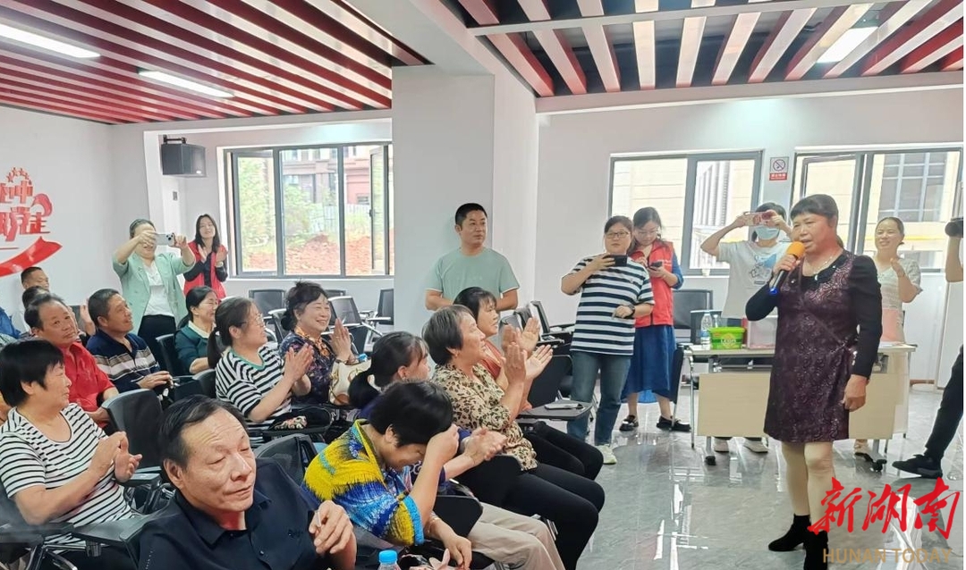 长沙牛角塘村：党建引领 托起幸福夕阳红