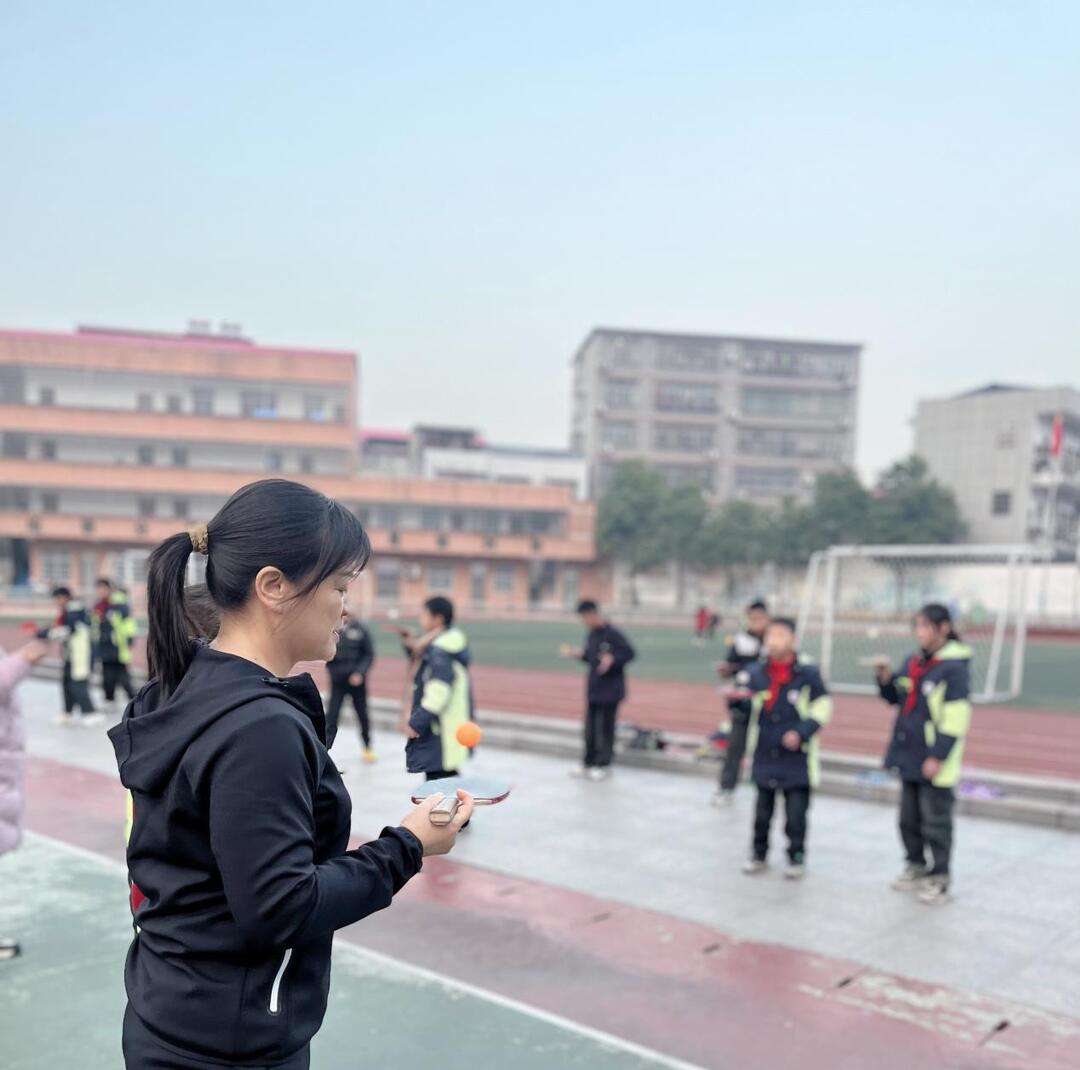 南縣段德昌紅軍學(xué)校：校長引領(lǐng)運動潮