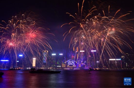 至夜·至熱·至青春——來(lái)自五一廣場(chǎng)跨年守夜報(bào)告