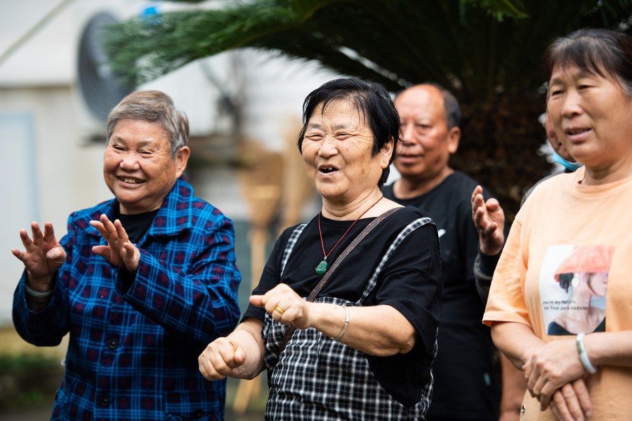 China expands elderly care initiatives amid population aging