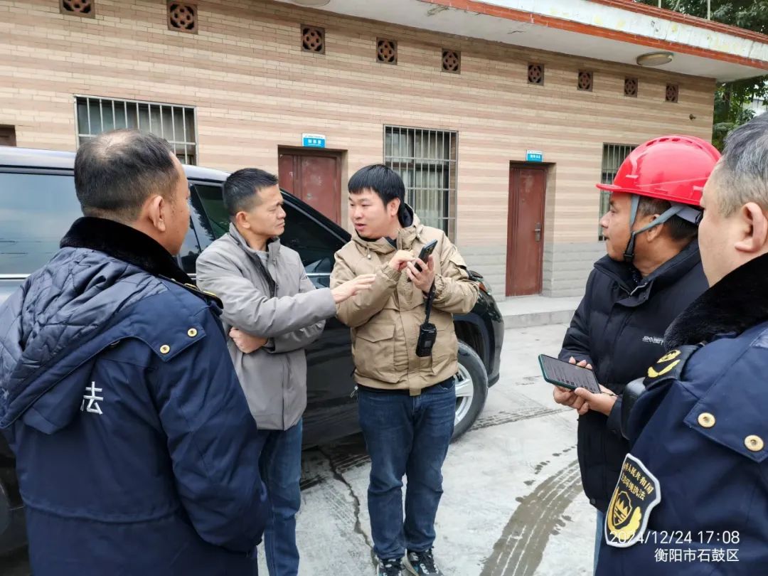 李凡佳：奔走在戰(zhàn)霾減排一線的“六邊形戰(zhàn)士”