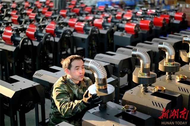 Shuangfeng Machinery Company Steps up Production to Fulfill Orders