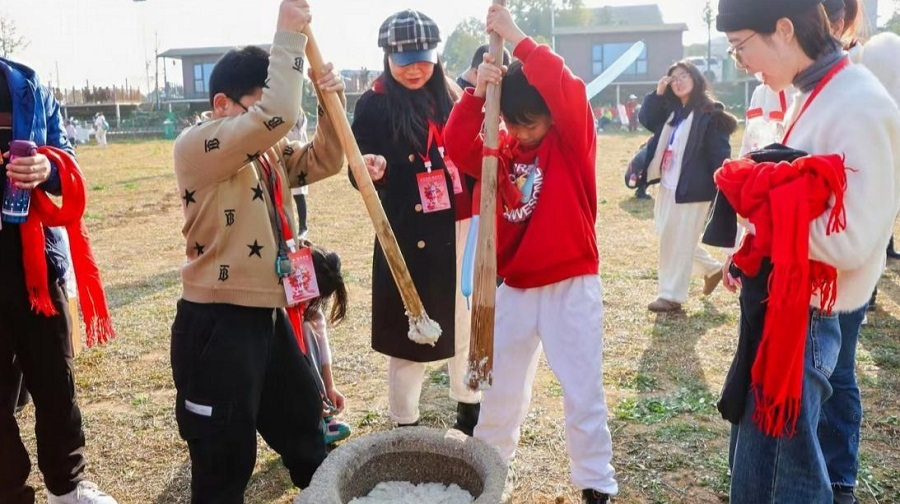 共筑乡村欢乐年