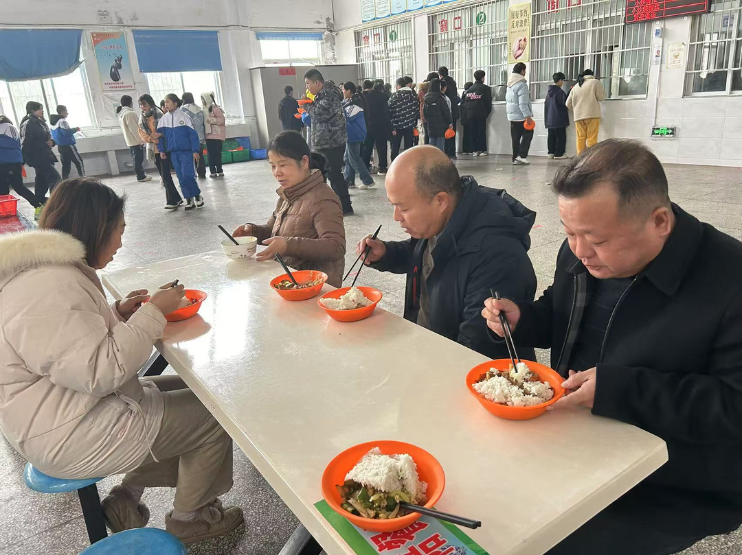 南县茅草街镇中学：让校园餐成为学生幸福餐